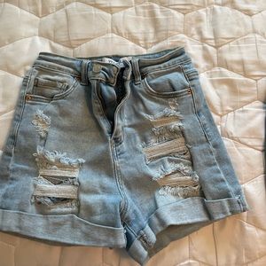 Distressed jegging shorts